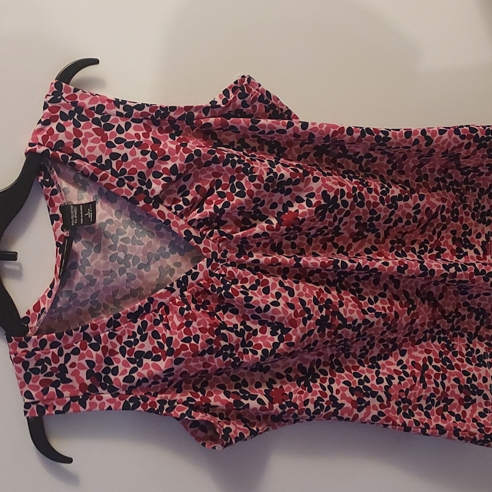 New York and Company ladies large v neck tank